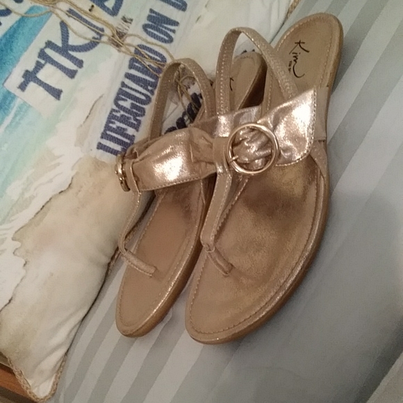 Kim Rogers Amy Slingback Thong Metallic Sandals 8M - Picture 2 of 16